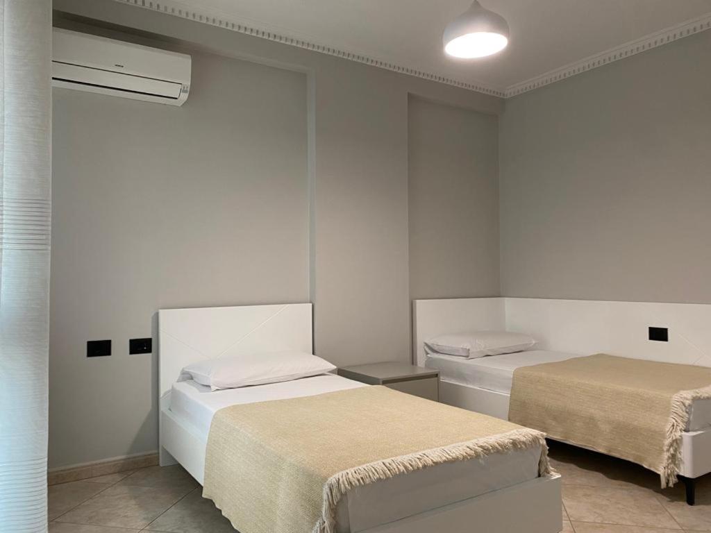 Laureta Central Apartment Tirana Eksteriør billede